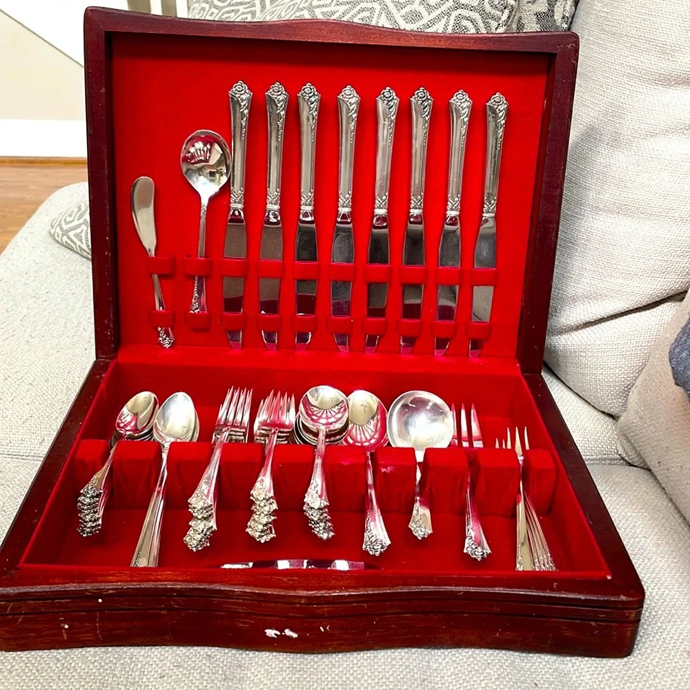 Oneida Dámaso Rose Heirloom Sterling Silverware - Picture 1 of 7